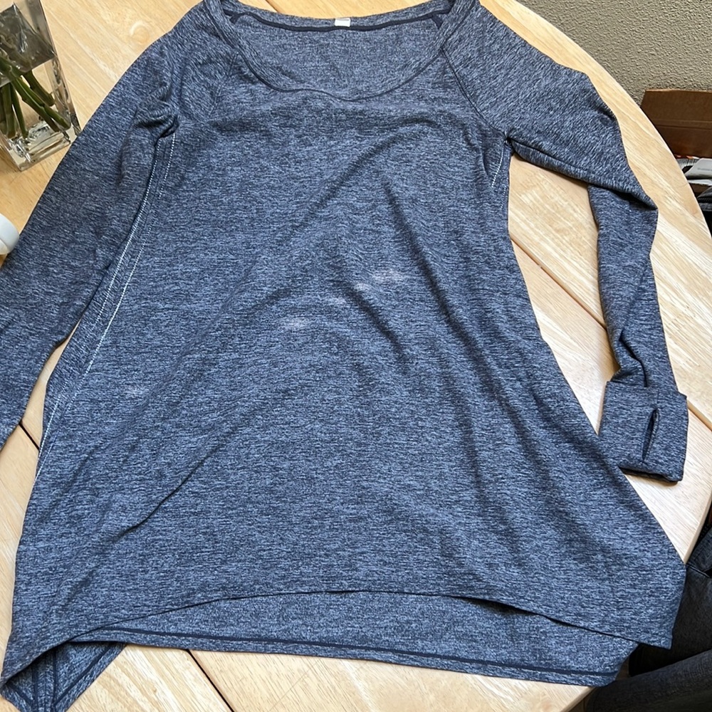 Lululemon Rehearsal Long Sleeved, Heathered black swan color. Size 4.